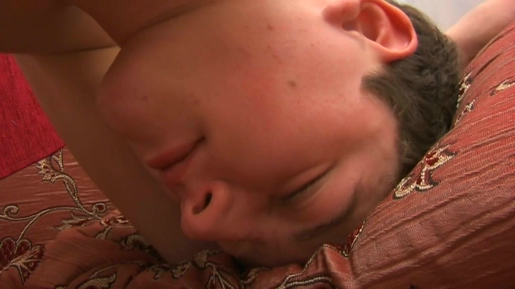 Teenager Jerks Off in the Car