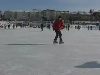 Super-Cute twunk skating