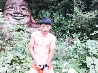 Watch this hot Chinese amateur get off in the great outdoors with her big cock