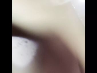 Witness this youthfull unexperienced thin dame fumble her cunt in a homemade Yankee bathroom