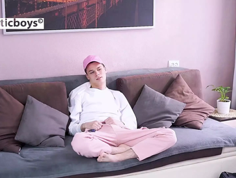 Youthfull Euro twunk gets off on jizzing solo and gets a torrid facial cumshot