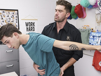 Young LP officer plows thief with huge dildo before taking his ass from him