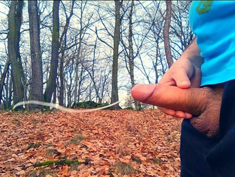 IamHornyBobo gets a risky public handjob with 2 fat pops in public on a windy day