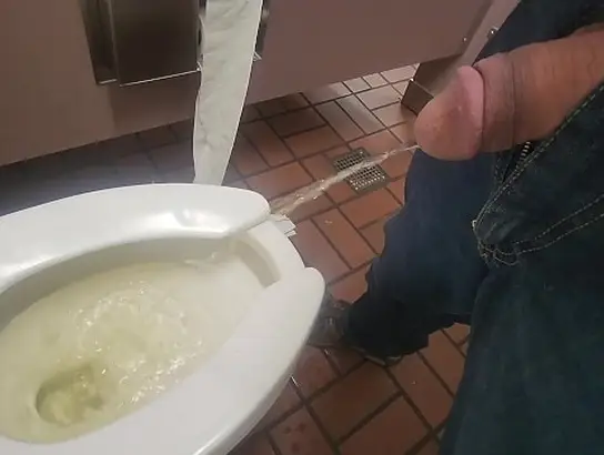Madpisser takes a big dong in public like a champ - real pee action!