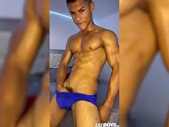 Humpin' Latina with a uber-cute culo wanks off and unclothes for a super-hot solo session