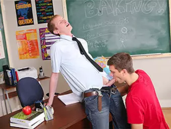 Schoolteacher wants that lad sausage inwards him